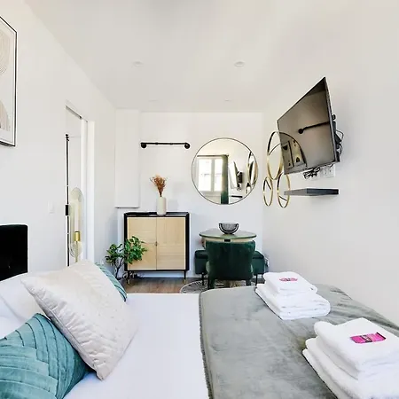 Charming 20m2 - Buttes Chaumont Párizs