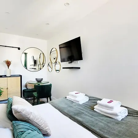 Charming 20m2 - Buttes Chaumont Apartman *